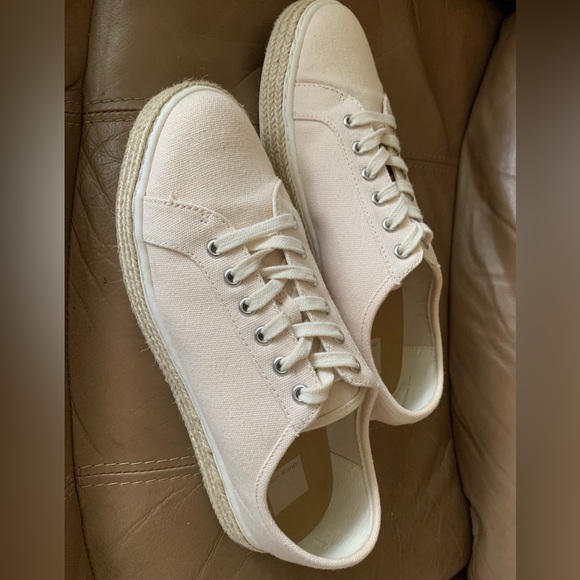 Dolce Vita Shoes Laddie Ivory
Canvas Sneakers - Picture 3 of 5